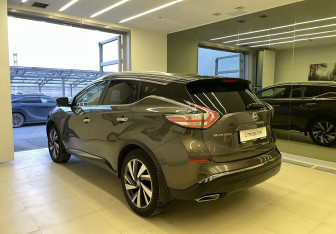 Подержанный автомобиль Nissan Murano Suv 2017 года (4 фото)