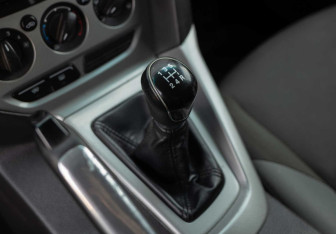 Подержанный автомобиль Ford Focus Hatchback 2012 года (15 фото)