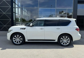 Подержанный автомобиль Infiniti QX56 2012 года (8 фото)