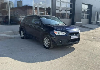 Подержанный автомобиль Mitsubishi ASX 2012 года (15 фото)