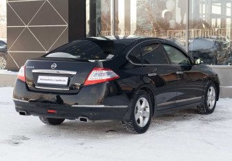 Подержанный автомобиль Nissan Teana 2013 года (5 фото)