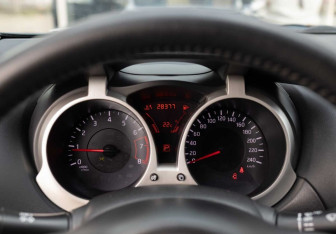 Подержанный автомобиль Nissan Juke 2013 года (13 фото)