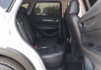 Подержанный автомобиль Mazda CX-5 2017 года (21 фото)