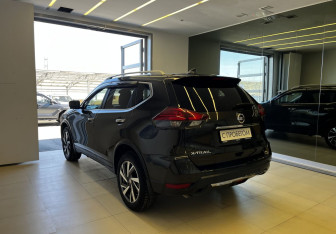 Подержанный автомобиль Nissan X-Trail 2021 года (6 фото)