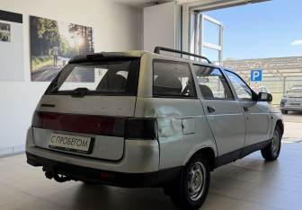 Подержанный автомобиль LADA (ВАЗ) 2111 2002 года (4 фото)
