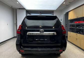 Подержанный автомобиль Toyota Land Cruiser Prado 2017 года (6 фото)