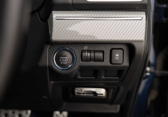 Подержанный автомобиль Subaru Levorg 2014 года (15 фото)