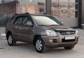 Подержанный автомобиль Kia Sportage 2008 года (3 фото)