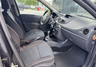 Подержанный автомобиль Renault Clio Hatchback 2007 года (9 фото)