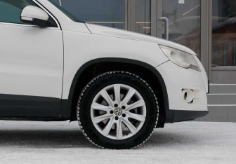 Подержанный автомобиль Volkswagen Tiguan 2010 года (9 фото)