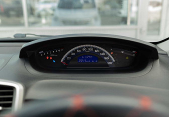 Подержанный автомобиль Honda Freed 2012 года (12 фото)