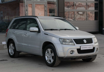 Подержанный автомобиль Suzuki Grand Vitara 2010 года (3 фото)