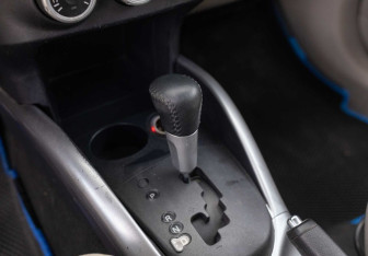 Подержанный автомобиль Mitsubishi Outlander 2008 года (14 фото)