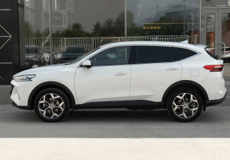 Подержанный автомобиль Haval F7 2023 года (9 фото)