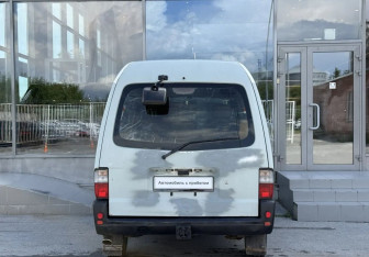 Подержанный автомобиль Nissan Vanette 2001 года (6 фото)