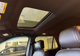 Подержанный автомобиль Ford Explorer 2018 года (15 фото)