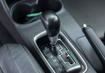 Подержанный автомобиль Mitsubishi Outlander 2014 года (16 фото)