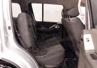 Подержанный автомобиль Nissan Pathfinder 2011 года (17 фото)