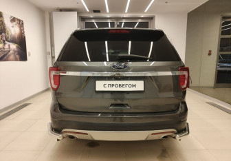 Подержанный автомобиль Ford Explorer 2017 года (5 фото)