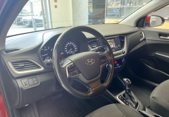 Подержанный автомобиль Hyundai Solaris Sedan 2017 года (7 фото)