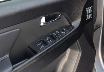 Подержанный автомобиль Kia Sportage 2011 года (17 фото)