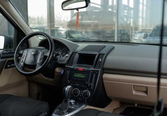Подержанный автомобиль Land Rover Freelander 2009 года (10 фото)