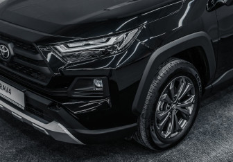 Новый Toyota RAV4 2025 (4 фото)