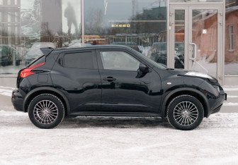 Подержанный автомобиль Nissan Juke 2011 года (4 фото)