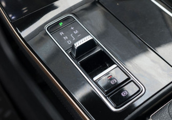 Подержанный автомобиль Exeed LX 2022 года (16 фото)