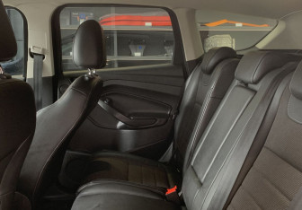 Подержанный автомобиль Ford Kuga 2016 года (13 фото)