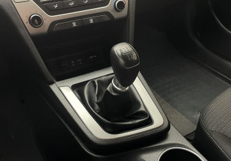 Подержанный автомобиль Hyundai Elantra Sedan 2018 года (13 фото)