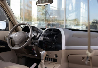 Подержанный автомобиль Chery Tiggo (T11) 2008 года (10 фото)