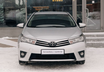 Подержанный автомобиль Toyota Corolla Sedan 2014 года (2 фото)