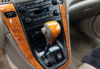 Подержанный автомобиль Lexus RX 2002 года (14 фото)