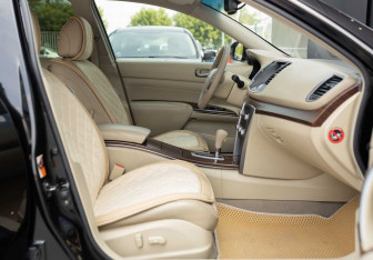 Подержанный автомобиль Nissan Teana 2012 года (21 фото)