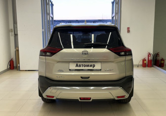 Подержанный автомобиль Nissan X-Trail 2021 года (5 фото)