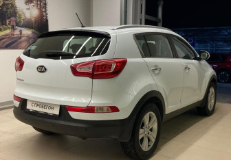 Подержанный автомобиль Kia Sportage 2012 года (6 фото)