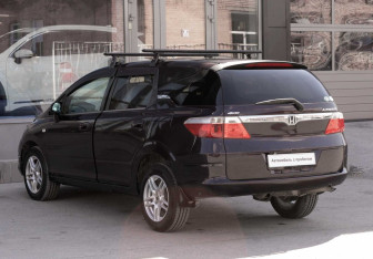 Подержанный автомобиль Honda Airwave 2007 года (7 фото)