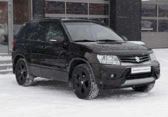Подержанный автомобиль Suzuki Grand Vitara 2013 года (3 фото)