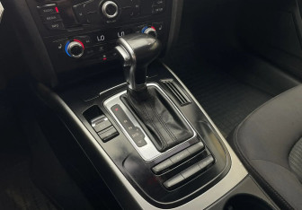 Подержанный автомобиль Audi A4 Sedan 2013 года (11 фото)
