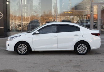 Подержанный автомобиль Kia Rio Sedan 2020 года (8 фото)