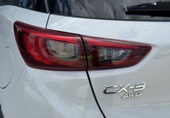 Подержанный автомобиль Mazda CX-3 2016 года (9 фото)