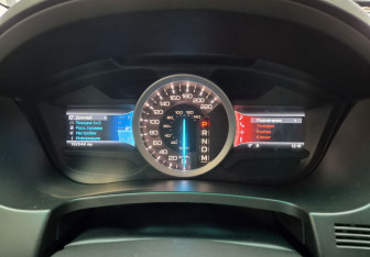 Подержанный автомобиль Ford Explorer 2013 года (10 фото)