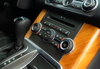 Подержанный автомобиль Land Rover Range Rover Sport 2009 года (22 фото)