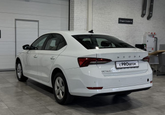 Подержанный автомобиль Skoda Octavia Liftback 2021 года (6 фото)