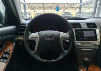 Подержанный автомобиль Toyota Camry Sedan 2010 года (9 фото)
