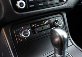 Подержанный автомобиль Volkswagen Touareg 2012 года (15 фото)