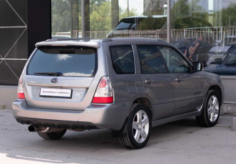 Подержанный автомобиль Subaru Forester Suv 2006 года (5 фото)