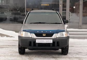Подержанный автомобиль Honda CR-V 1996 года (2 фото)