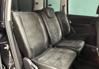 Подержанный автомобиль Volkswagen Sharan 2015 года (14 фото)